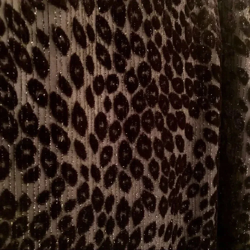 BEAUTIFUL black velvet and sheer metallic‎ cheetah print pencil skirt size 6